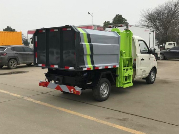 程力威牌CLW5030ZZZB6型自裝卸式垃圾車