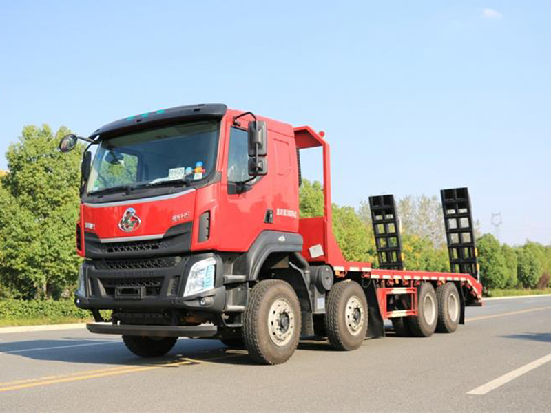 （國(guó)六）柳汽前四后八平板運(yùn)輸車