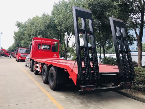 東風(fēng)D17前四后八平板拖車