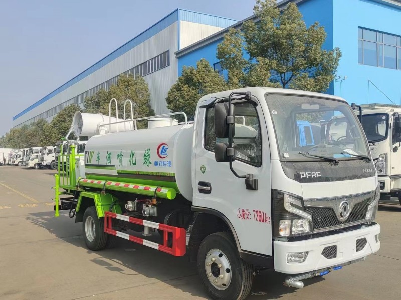小多利卡5噸綠化噴灑車，30米打藥車